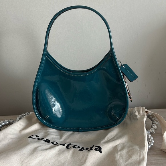 Ergo bag in patent Coachtopia blue - Picture 1 of 4